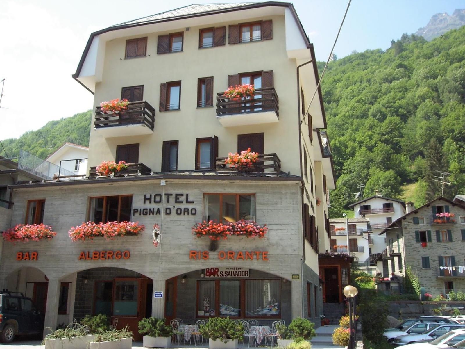 Hotel Pigna D'Oro คีเอซา อิน วัลมาเลนโก ภายนอก รูปภาพ