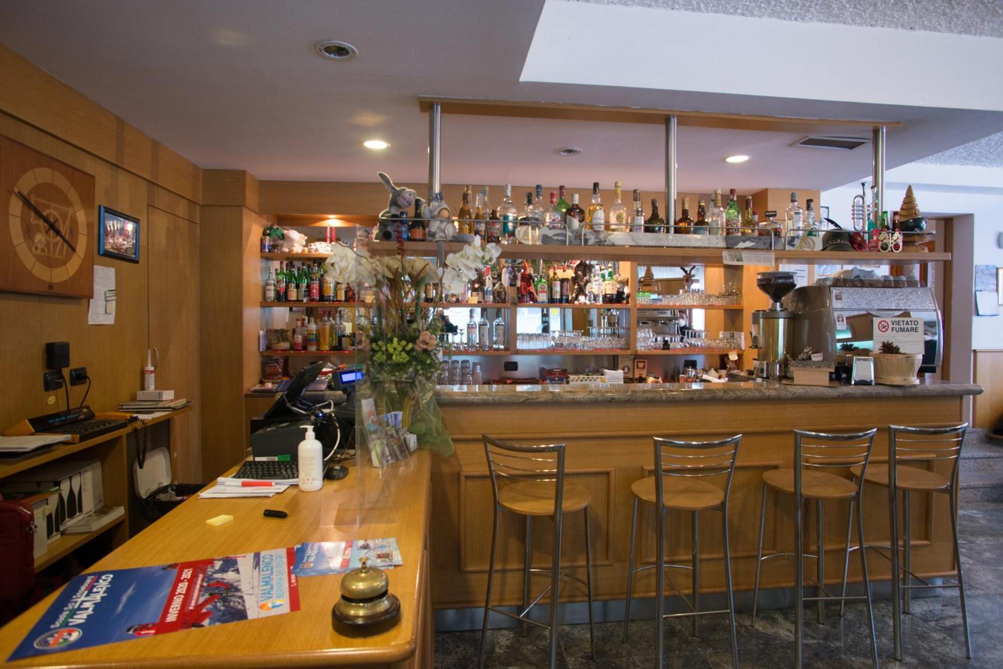 Hotel Pigna D'Oro คีเอซา อิน วัลมาเลนโก ภายนอก รูปภาพ