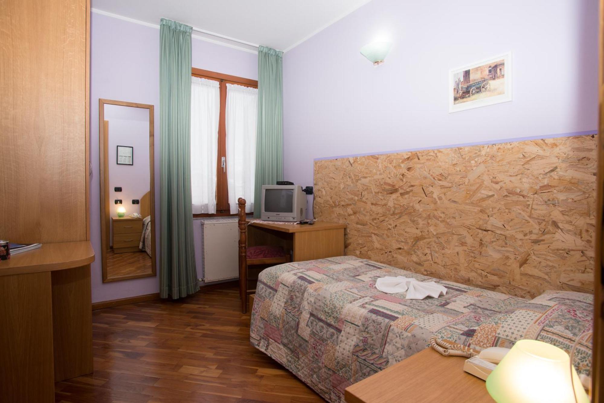Hotel Pigna D'Oro คีเอซา อิน วัลมาเลนโก ภายนอก รูปภาพ