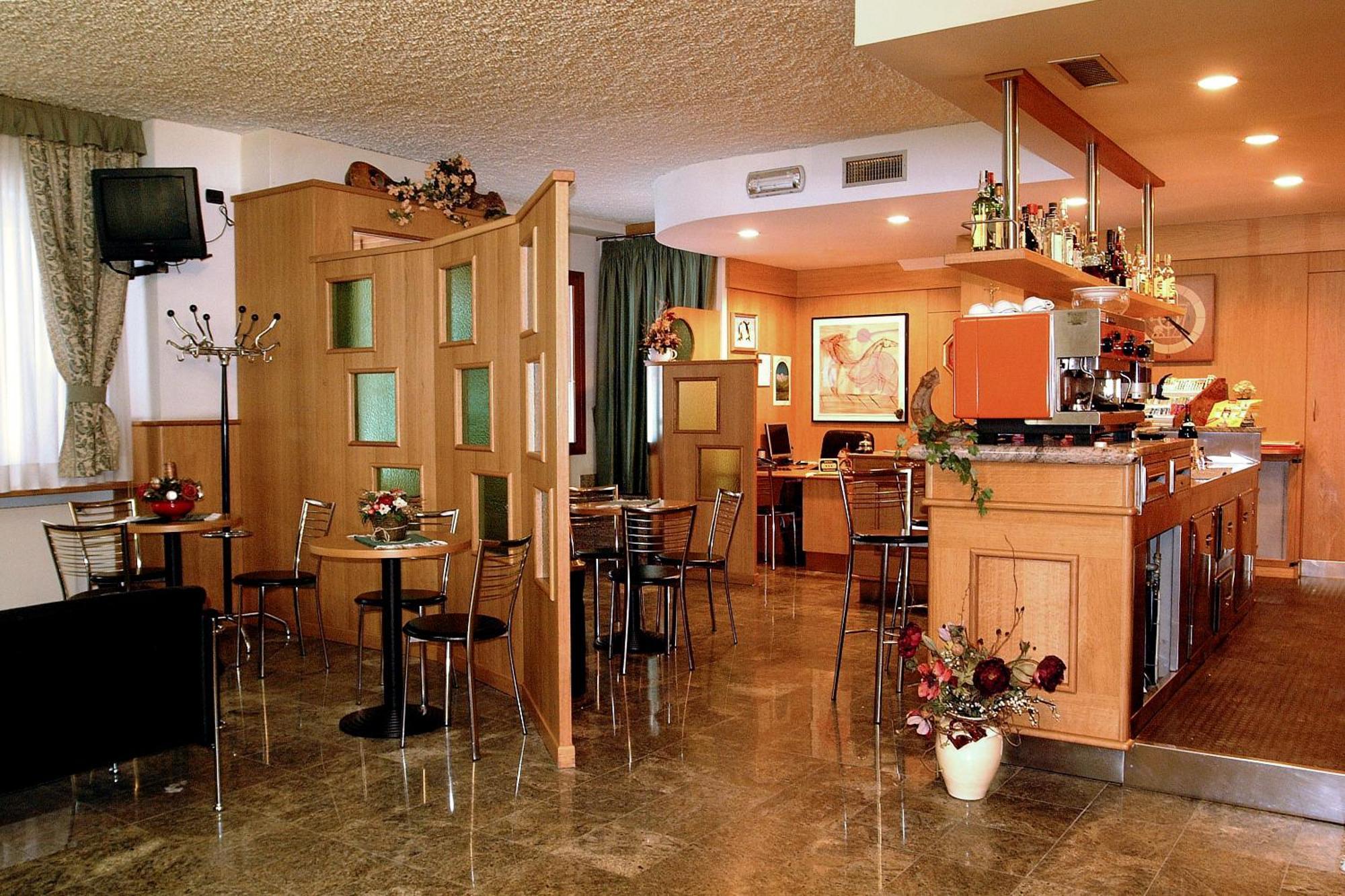 Hotel Pigna D'Oro คีเอซา อิน วัลมาเลนโก ภายนอก รูปภาพ